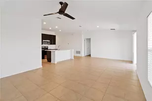 292 Pineywoods St, Saint Cloud, FL 34772 - Photo 9