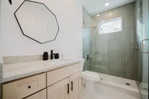 916 Highland St, Sarasota, FL 34234 - Photo 35