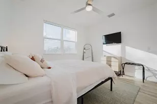 916 Highland St, Sarasota, FL 34234 - Photo 31