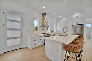 916 Highland St, Sarasota, FL 34234 - Photo 13