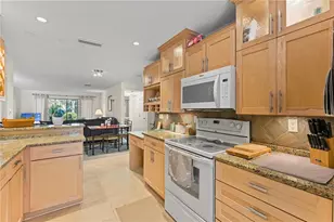 7310 Sunshine Skyway Ln S, Saint Petersburg, FL 33711 - Photo 13