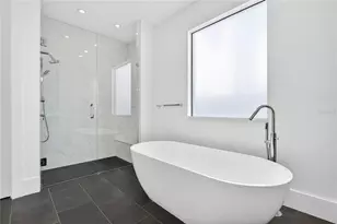 911 Golfview St, Orlando, FL 32804 - Photo 23