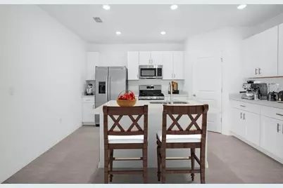 7417 Capstone Drive, Groveland, FL 34736 - Photo 5