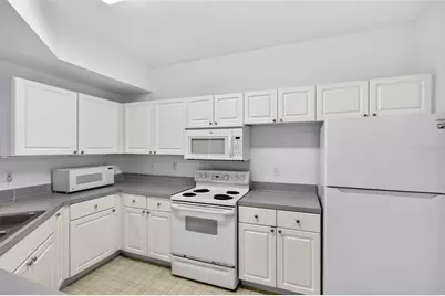 5542 Metrowest Boulevard #7-112, Orlando, FL 32811 - Photo 7