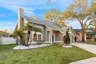 10948 Dearden Cir, Orlando, FL 32817 - Photo 3