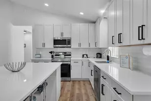 412 Downing Cir, Davenport, FL 33897 - Photo 5