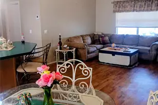 719 Oak Ln, Lady Lake, FL 32159 - Photo 9