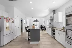 1739 Canoe Creek Falls Dr, Orlando, FL 32824 - Photo 9