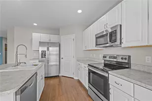 407 Kestrel Dr, Groveland, FL 34736 - Photo 3