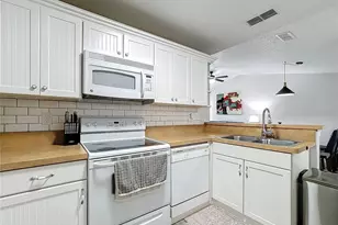 3202 Queen Palms Ct, Kissimmee, FL 34747 - Photo 11