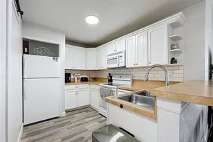 3202 Queen Palms Ct, Kissimmee, FL 34747 - Photo 9