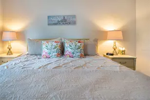 1646 Stickney Point Rd, Sarasota, FL 34231 - Photo 17