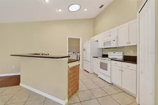 13 Brownstone Ln, Palm Coast, FL 32137 - Photo 9