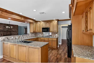 901 Sunset Avenue, Orange City, FL 32763 - Photo 5