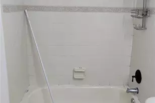 201 Drawbridge Ln, Valrico, FL 33594 - Photo 11