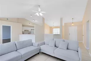 137 Country Lakes Cir, Groveland, FL 34736 - Photo 11