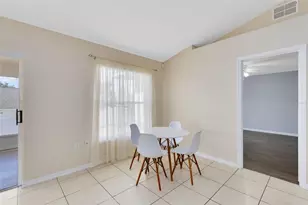 137 Country Lakes Cir, Groveland, FL 34736 - Photo 7