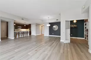 100 S Eola Dr, Orlando, FL 32801 - Photo 13