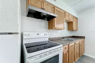 694 Michigan Ct, Saint Cloud, FL 34769 - Photo 7