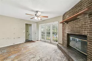 4228 Sky Line Dr, Orlando, FL 32810 - Photo 5