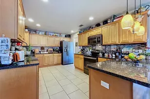 717 West End Cres N, Lakeland, FL 33803 - Photo 9