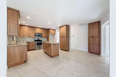 915 Woodleaf Way, Tampa, FL 33613 - Photo 17