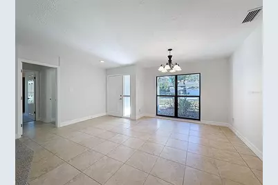 915 Woodleaf Way, Tampa, FL 33613 - Photo 5