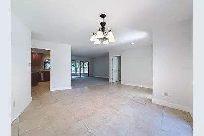 915 Woodleaf Way, Tampa, FL 33613 - Photo 7