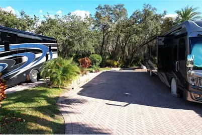 2457 St George Drive, Davenport, FL 33837 - Photo 9