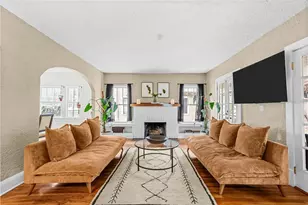 210 Phillips Pl, Orlando, FL 32806 - Photo 5