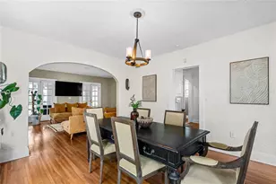 210 Phillips Pl, Orlando, FL 32806 - Photo 11