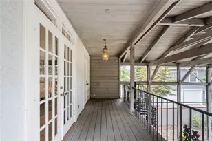 210 Phillips Pl, Orlando, FL 32806 - Photo 21