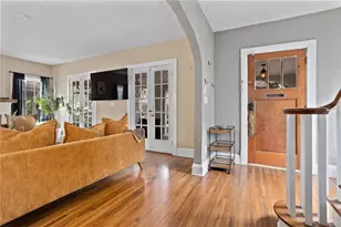 210 Phillips Pl, Orlando, FL 32806 - Photo 25