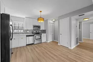 317 E Amelia St, Orlando, FL 32801 - Photo 3