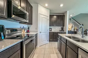 810 Boca Vista Ct, Davenport, FL 33896 - Photo 11