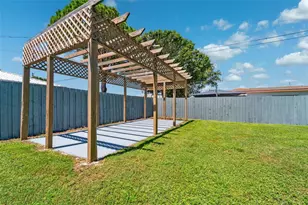 1900 40th St N, Saint Petersburg, FL 33713 - Photo 23