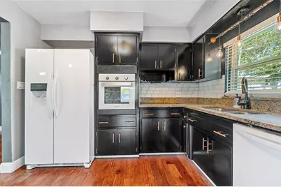 1900 40th Street N, Saint Petersburg, FL 33713 - Photo 3