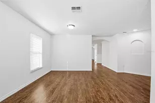 906 Wynnmere Walk Ave, Ruskin, FL 33570 - Photo 9