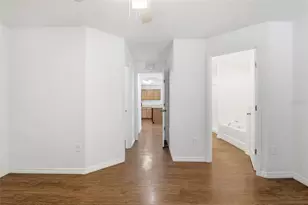 906 Wynnmere Walk Ave, Ruskin, FL 33570 - Photo 7