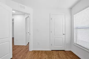 906 Wynnmere Walk Ave, Ruskin, FL 33570 - Photo 5