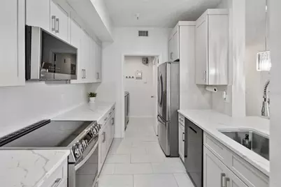 5554 Metrowest Boulevard #30, Orlando, FL 32811 - Photo 5