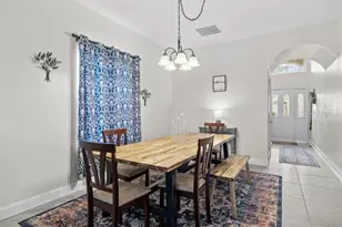 942 Henley Cir, Davenport, FL 33896 - Photo 7