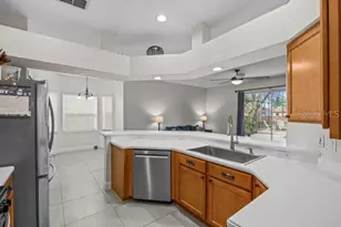 942 Henley Cir, Davenport, FL 33896 - Photo 13