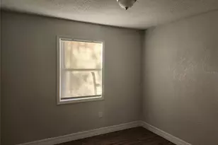 1105 Old S Dr, Lakeland, FL 33811 - Photo 3