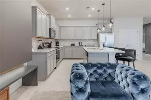 2126 Lelani Cir, Davenport, FL 33897 - Photo 7