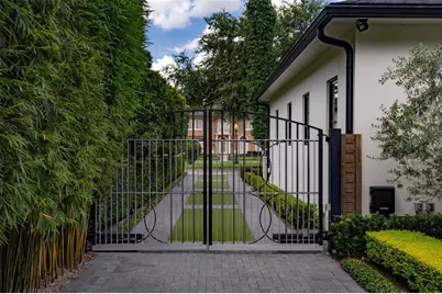 851 Park Lake Court, Orlando, FL 32803 - Photo 17