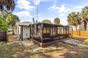 10395 San Martin Blvd NE, Saint Petersburg, FL 33702 - Photo 29