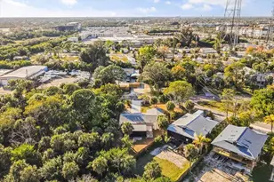 10395 San Martin Blvd NE, Saint Petersburg, FL 33702 - Photo 35