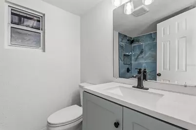 10395 San Martin Boulevard NE, Saint Petersburg, FL 33702 - Photo 25