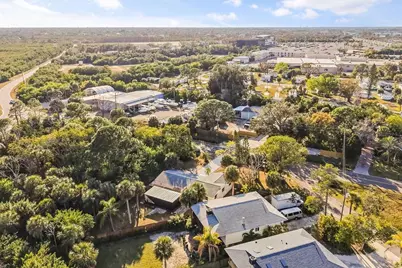 10395 San Martin Boulevard NE, Saint Petersburg, FL 33702 - Photo 31